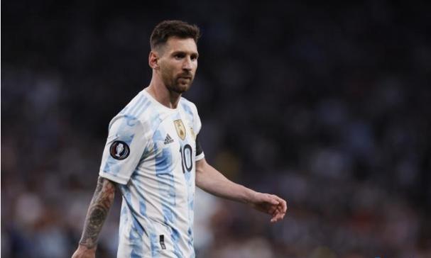 低调的朱婷勇敢说实话，把功劳都给了河南女排主教练和队员们，坦言队员身体素质好却缺好教练焦帅忙不过来